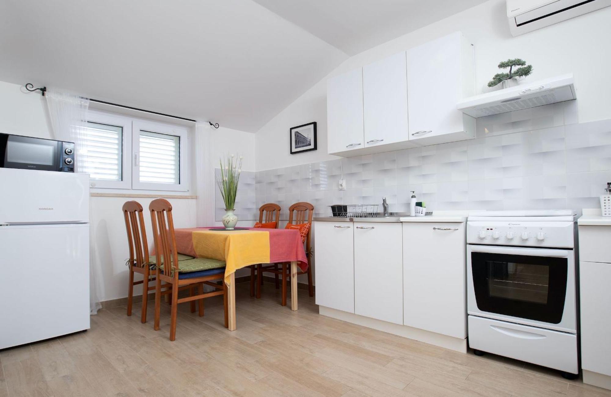 Apartamento Goldfinch Estate Banjole Habitación foto